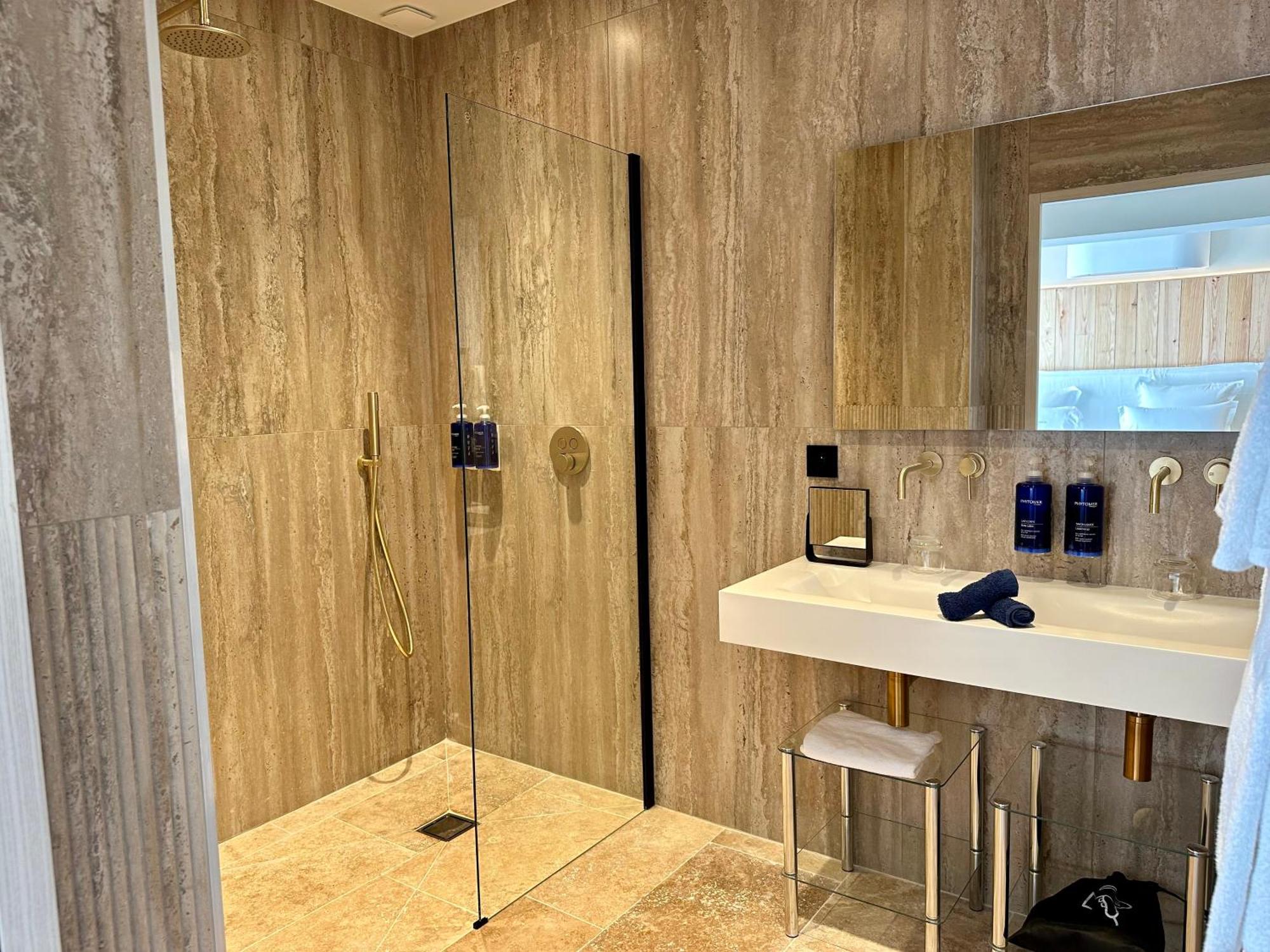 Suite avec Bain à Remous et Terrasse